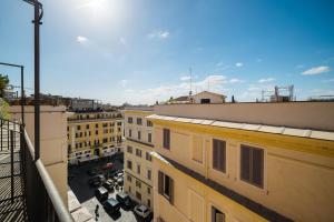Due Camere Comunicanti con Balcone e Vista Città