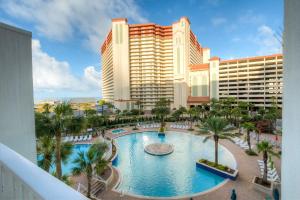 Apartment room in Laketown Wharf 238! Beautiful 3 BD Great Amenities And Great Location