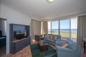 Beachside Tower Apartments
