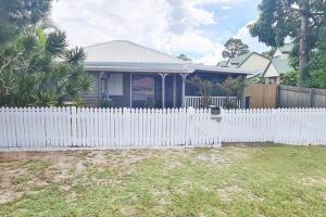 Island Bungalow - 4hvězdičkové hotely ve městě Bongaree