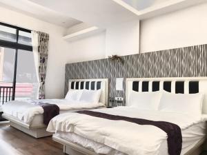 Phòng giường đôi hoặc 2 giường có ban công (Double or Twin with Balcony)