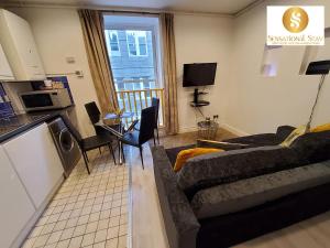 1 & 3 Bedroom Apt by Sensational Stay Serviced Accommodation - Adelphi Suites