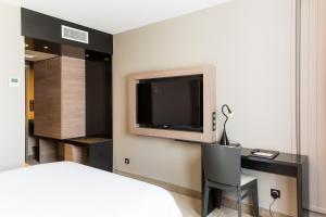 Hotels Logis LE RABELAIS Hotel- Restaurant - SPA : Chambre Double Club