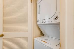 Sea Colony - 8406 Racquet