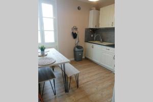 Appartements Gite Le 101eme dans le centre de Ste Mere Eglise : photos des chambres