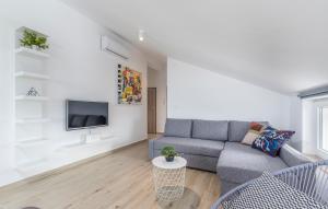 Apartment Serena, sea view, Peroj