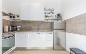 Apartment Serena, sea view, Peroj