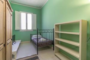 Spacious Three Bedroom Apartment On the Arno