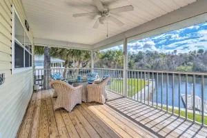 Withlacoochee River House with Dock and Kayaks! - Yankeetown