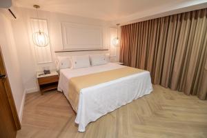 Six Hotel Guadalajara Degollado