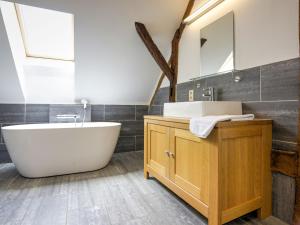 Grand Family Holiday Home in Houyet