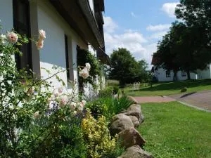 Landhaus mit Schwimmbad in Dargun - Glewitz