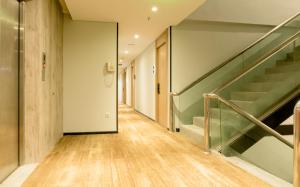 Yellow Bee Tanah Abang