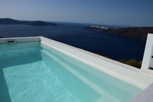 Santorini's Balcony Art Houses Santorini Greece