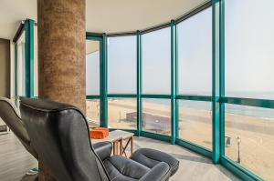 Alek Apart Golden Sands