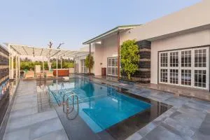 StayVista's Villa Cobblestone with Pool, Terrace & Gazebo - Saputara