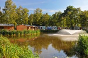 Campings Mobil Home XXL2 4 chambres - Camping Bordeaux Lac : photos des chambres