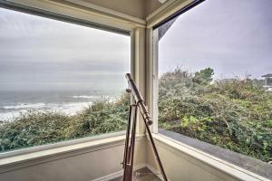 Serenity By The Sea - Chic Oceanfront Home w Deck