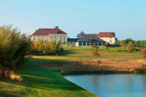Hotels Campanile Val de France : photos des chambres
