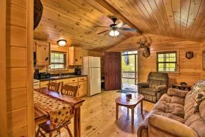 Hooah Cabin Retreat with Grill and Step-Free Access - Dryfork