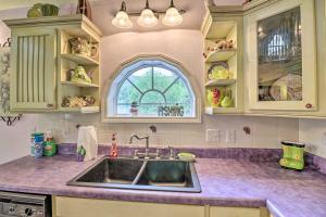 Ruby’s Landing Cottage w Deck & White River Views