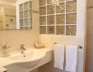 Hotels Hotel Alexandra : photos des chambres