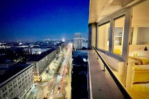 Super Apartment YELLOW 2x Metro fast Wifi 1 Gbs Netflix Panorama Miasta