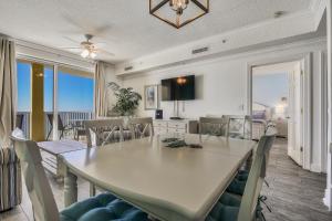 Three-Bedroom Apartment room in Ocean Ritz #1502 Condominiums by Book That Condo