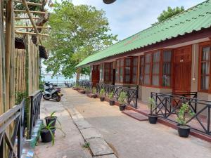 Pilgrims Kitchen & Inn