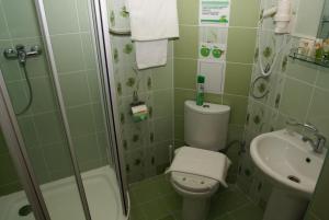 Quadruple Room with Sea View room in Green Apple