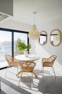 Sesimbra Cliff by Saudade