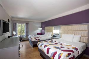 Deluxe Queen Room with Two Queen Beds room in La Quinta by Wyndham Mobile - Daphne