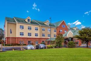 Comfort Inn & Suites - image 2