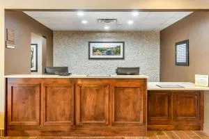 Comfort Inn DeKalb - Adjacent the University - Rochelle