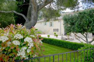 B&B / Chambres d'hotes Les Chambres Entre Vigne et Garrigue - Maison CHENET- Les Collectionneurs : photos des chambres