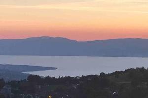 Appartements Duplex en station vue sur lac Leman : photos des chambres