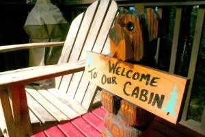 Little Red House! Redwoods! Hot Tub! BBQ! Fast WiFi!! Multiple Decks!! Near Golf Course!! Dog Friendly! - Monte Rio