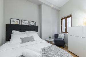 Gorgeous 1 Bdr with gardens view in the Old Town