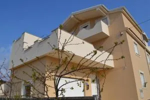 Apartments Danijela - Grgomičić