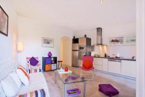 Appartements Casa Estel - Blue apartment in downtown of Erbalunga : photos des chambres