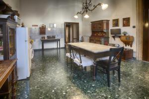 Vintage Venice Apartment