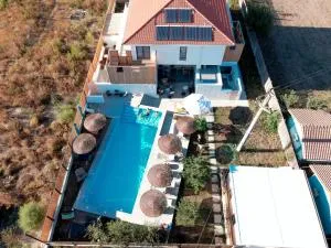 The Pines Boutique Villa - Vama Veche - 多亚马伊