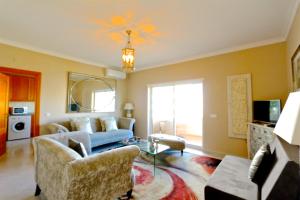 Protea 214-CleverDetails, Located in heart of Vilamoura Sleeps 2 adults, 1child