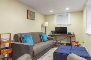 Parking - Private Entrance - King Beds