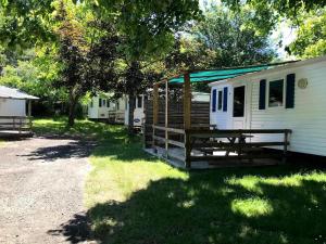 Campings Camping La Bernede : photos des chambres