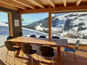 Alpine Dream Chalet with Spa close to Lake Geneva