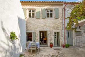 Lakka Stone House 0