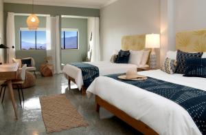 Deluxe Double Room with Extra Bed room in Azure Palm Hot Springs