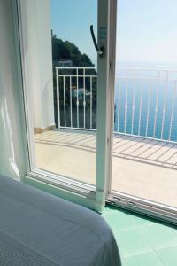 One-Bedroom Apartment with Sea View