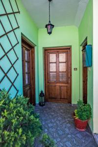 Apostolos House